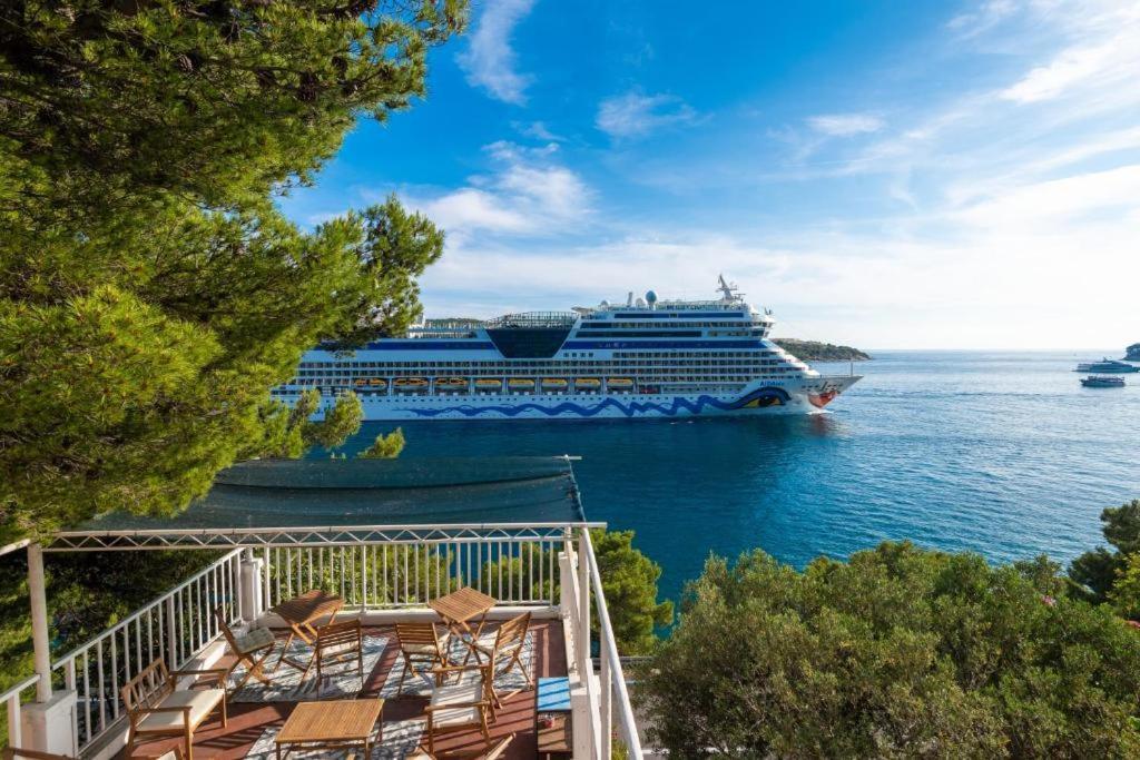 Diamond Sea - With Private Parking And A Big Terrace Over The Sea Semesterbostad *